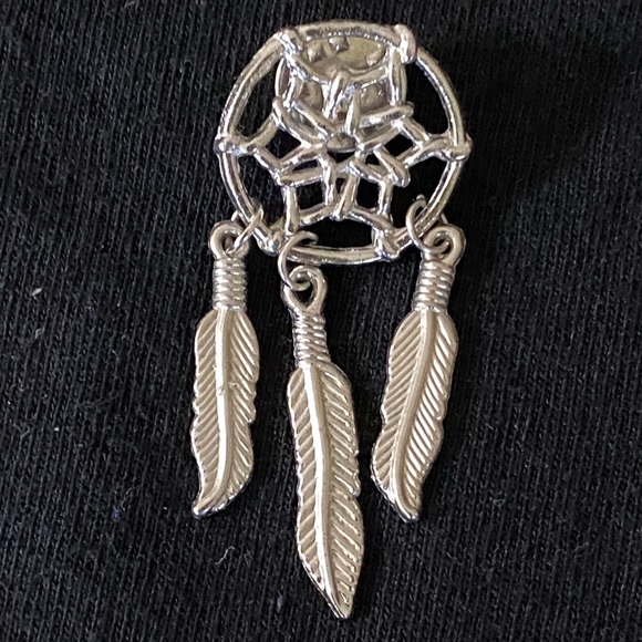 DREAM CATCHER KEYCHAINS AND A DREAM CATCHER PIN - Picture 2 of 5